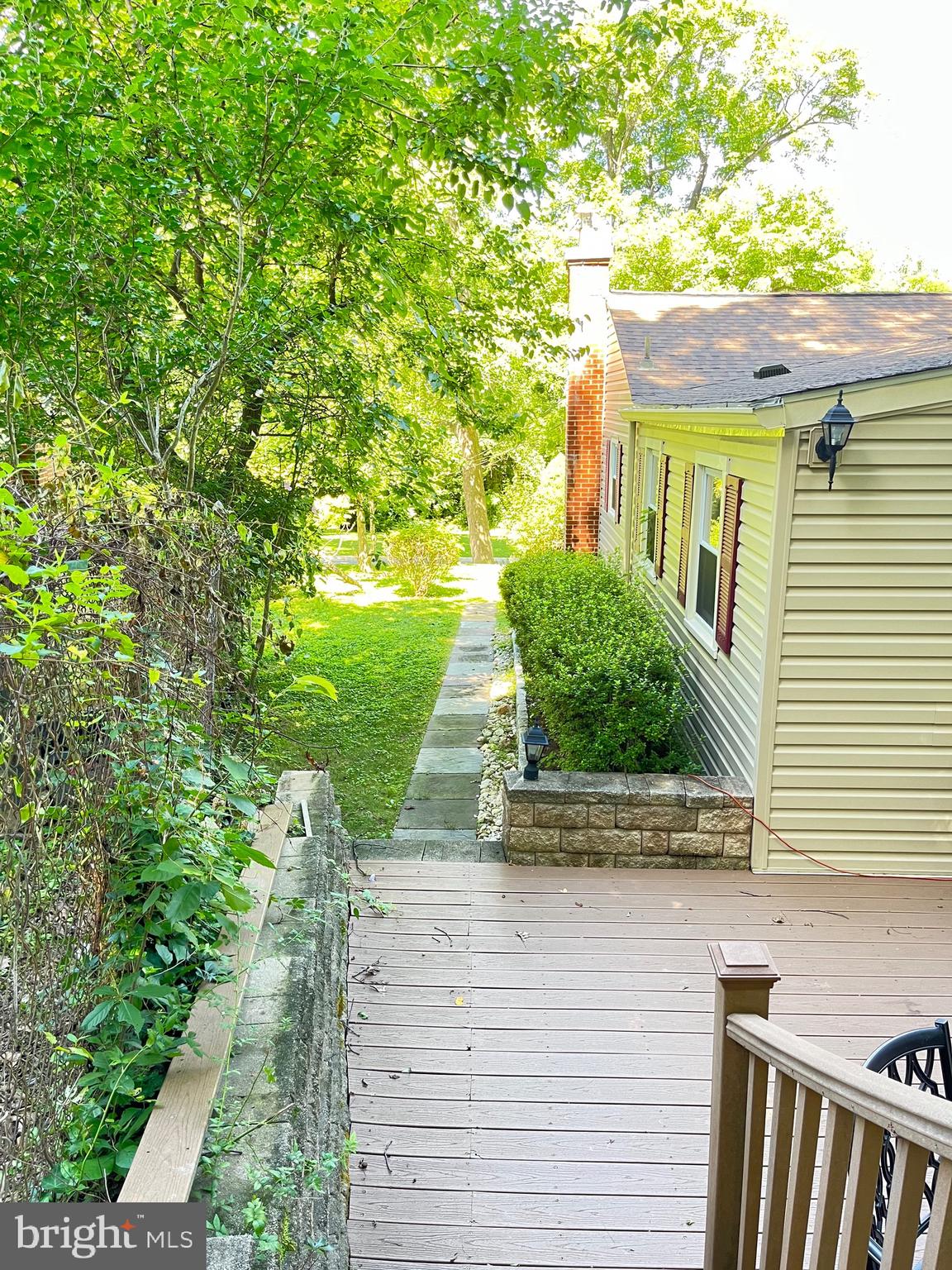 11836 Huggins Drive Silver Spring, MD 20902 - Photo 13 of 52 Side Yard View