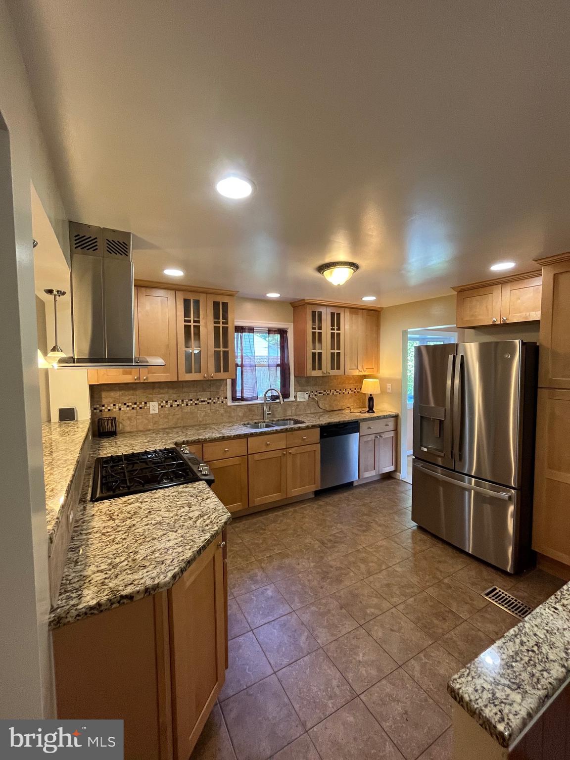 11836 Huggins Drive Silver Spring, MD 20902 - Photo 26 of 52 Granite Kitchen