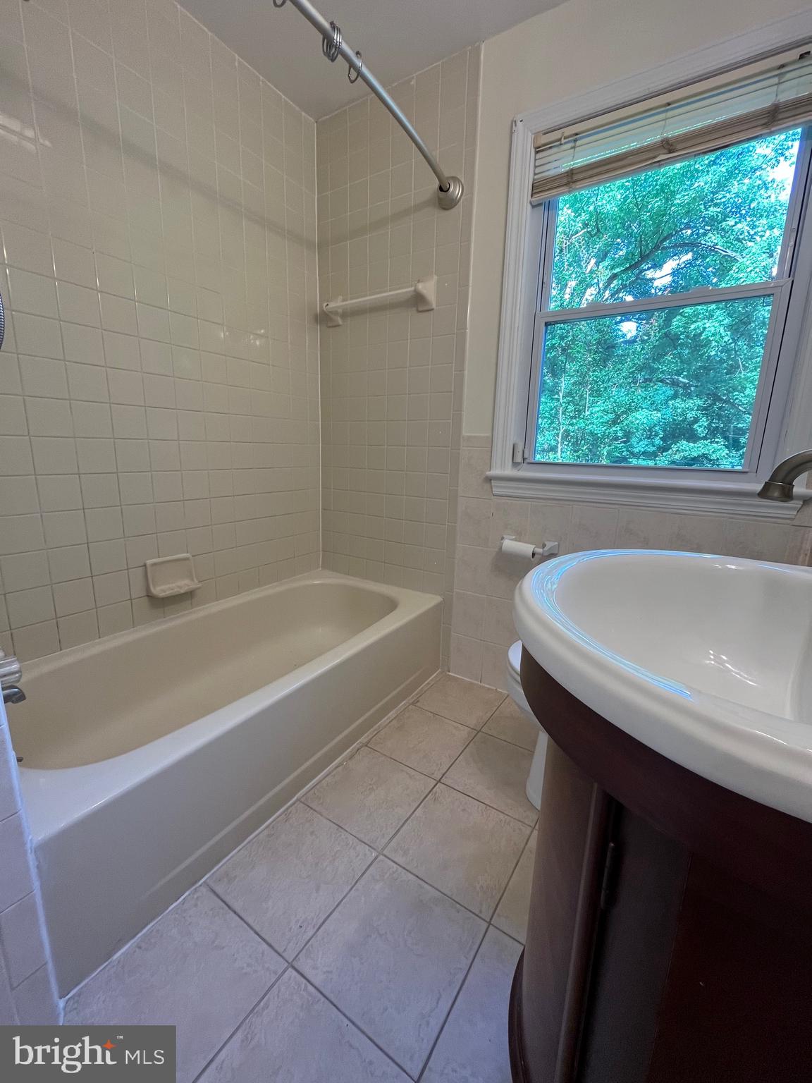 11836 Huggins Drive Silver Spring, MD 20902 - Photo 38 of 52 Full Hallway Bathroom