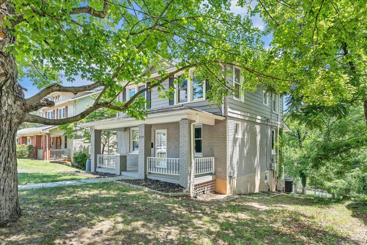 2622 Tillett Road Southwest Roanoke, VA 24015 - Photo 3 of 35 44-MIB08111