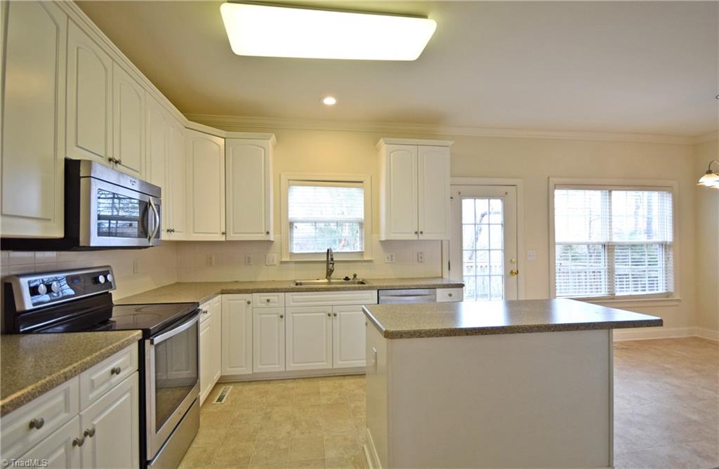 4021 Clinard Road Clemmons, NC 27012 - Photo 11 of 23 Kitchen with island