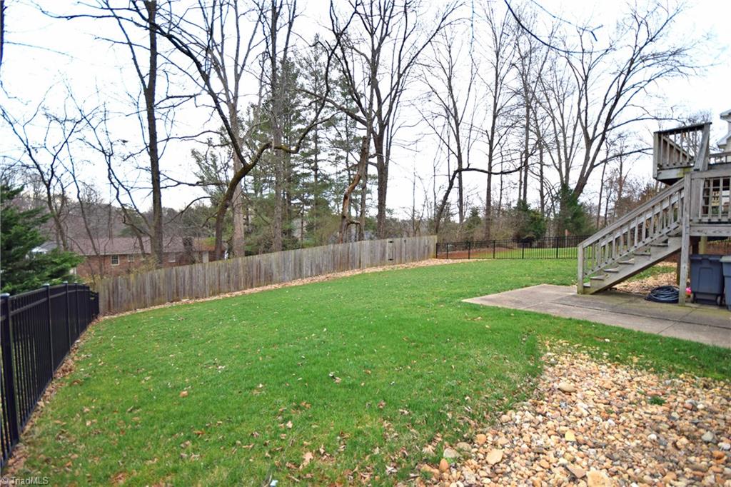 4021 Clinard Road Clemmons, NC 27012 - Photo 23 of 23 Nicely maintained fenced backyard.