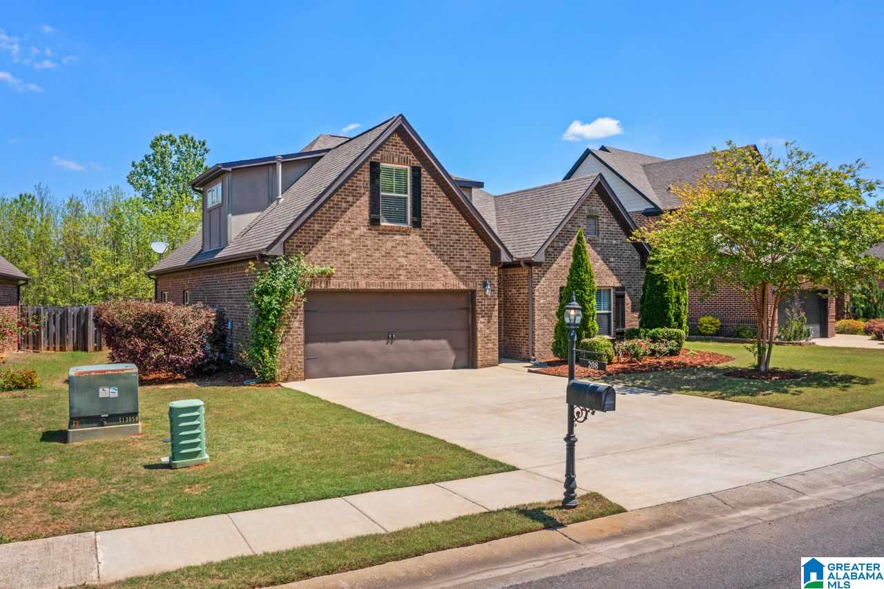 208 Lacey Avenue Alabaster, AL 35114 - Photo 3 of 35