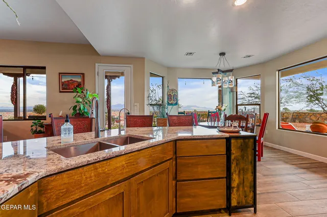 $690,000 | 5890 Quesenberry Lane, Las Cruces, NM 88007