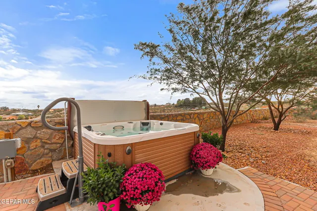 $690,000 | 5890 Quesenberry Lane, Las Cruces, NM 88007