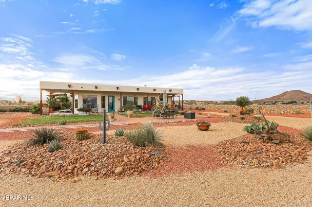 $690,000 | 5890 Quesenberry Lane, Las Cruces, NM 88007
