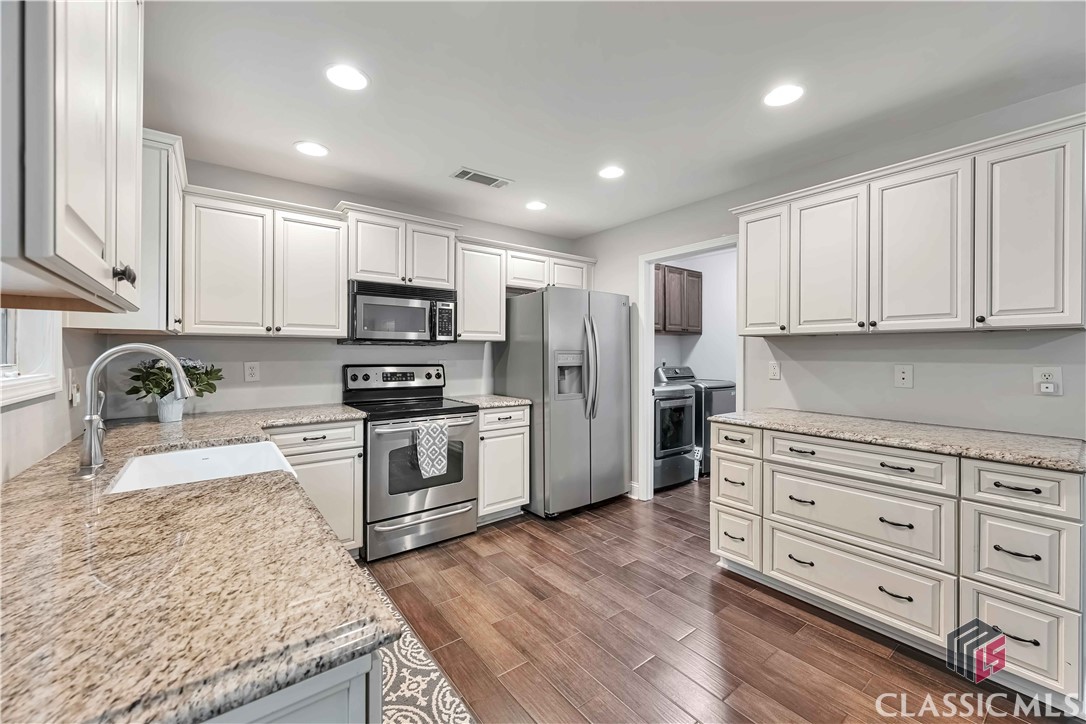 212 Cardinal Ridge Jefferson, GA 30549 - Photo 16 of 32