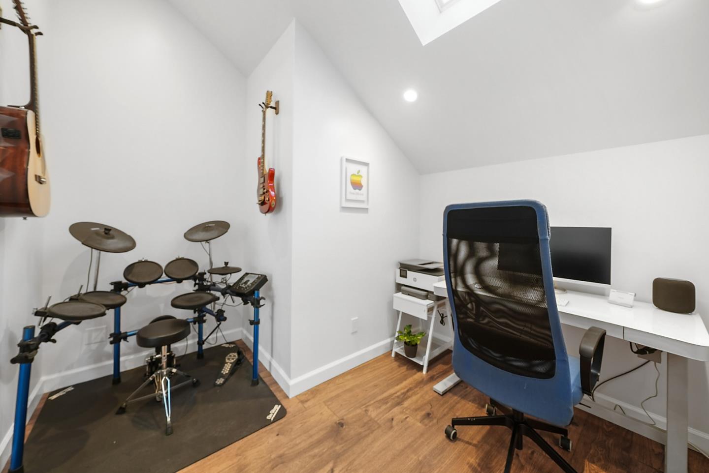 252 Bay Vista Circle Sausalito, CA 94965 - Photo 26 of 35 a workspace with furniture and wooden floor