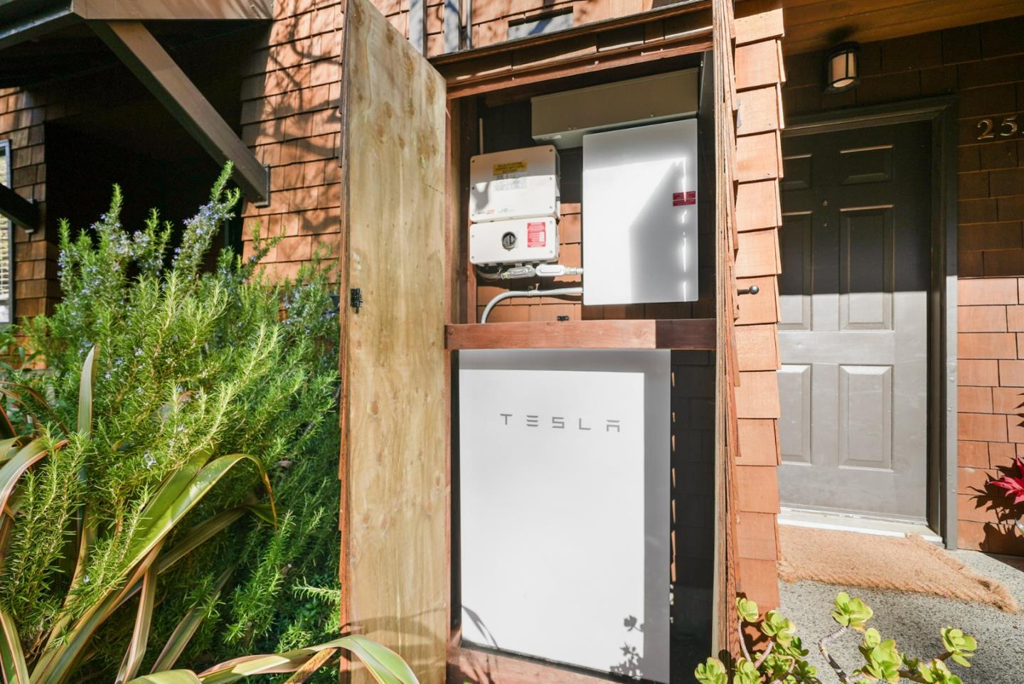 252 Bay Vista Circle Sausalito, CA 94965 - Photo 34 of 35 a picture of a outdoor space