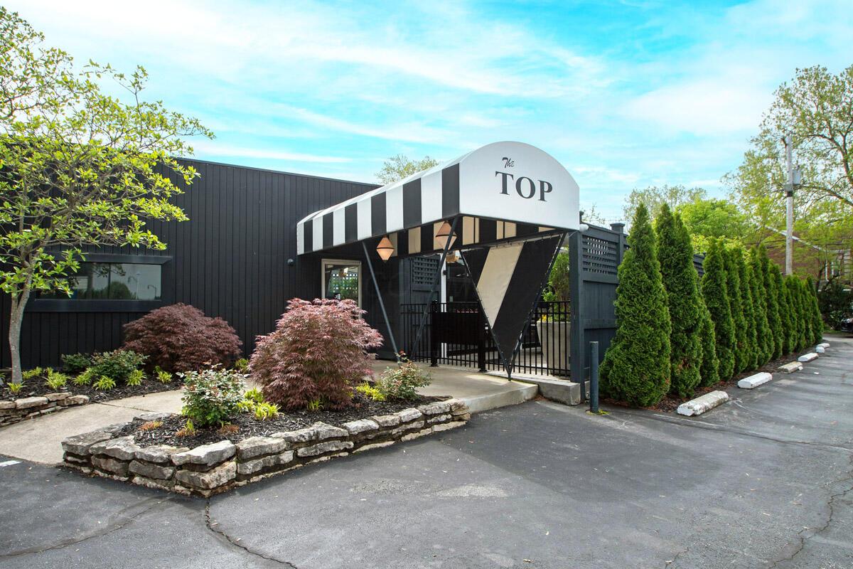 668 Enfield Road Columbus, OH 43209 - Photo 46 of 46 For those special dining events, just a few blocks away.