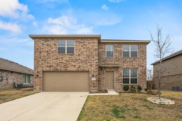 $2,300 | 1305 Benwick Drive, Van Alstyne, TX 75495