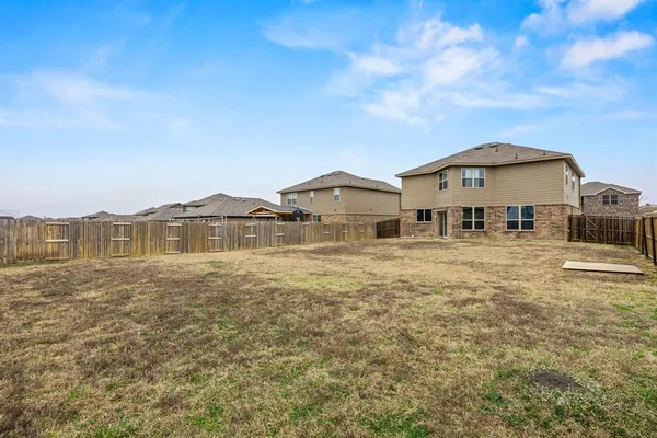 $2,300 | 1305 Benwick Drive, Van Alstyne, TX 75495