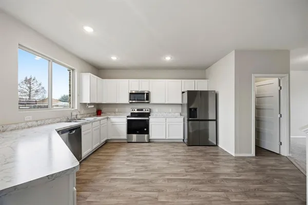 $2,300 | 1305 Benwick Drive, Van Alstyne, TX 75495