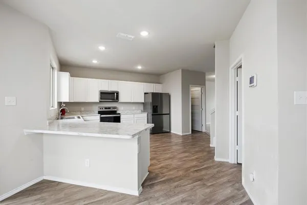 $2,300 | 1305 Benwick Drive, Van Alstyne, TX 75495