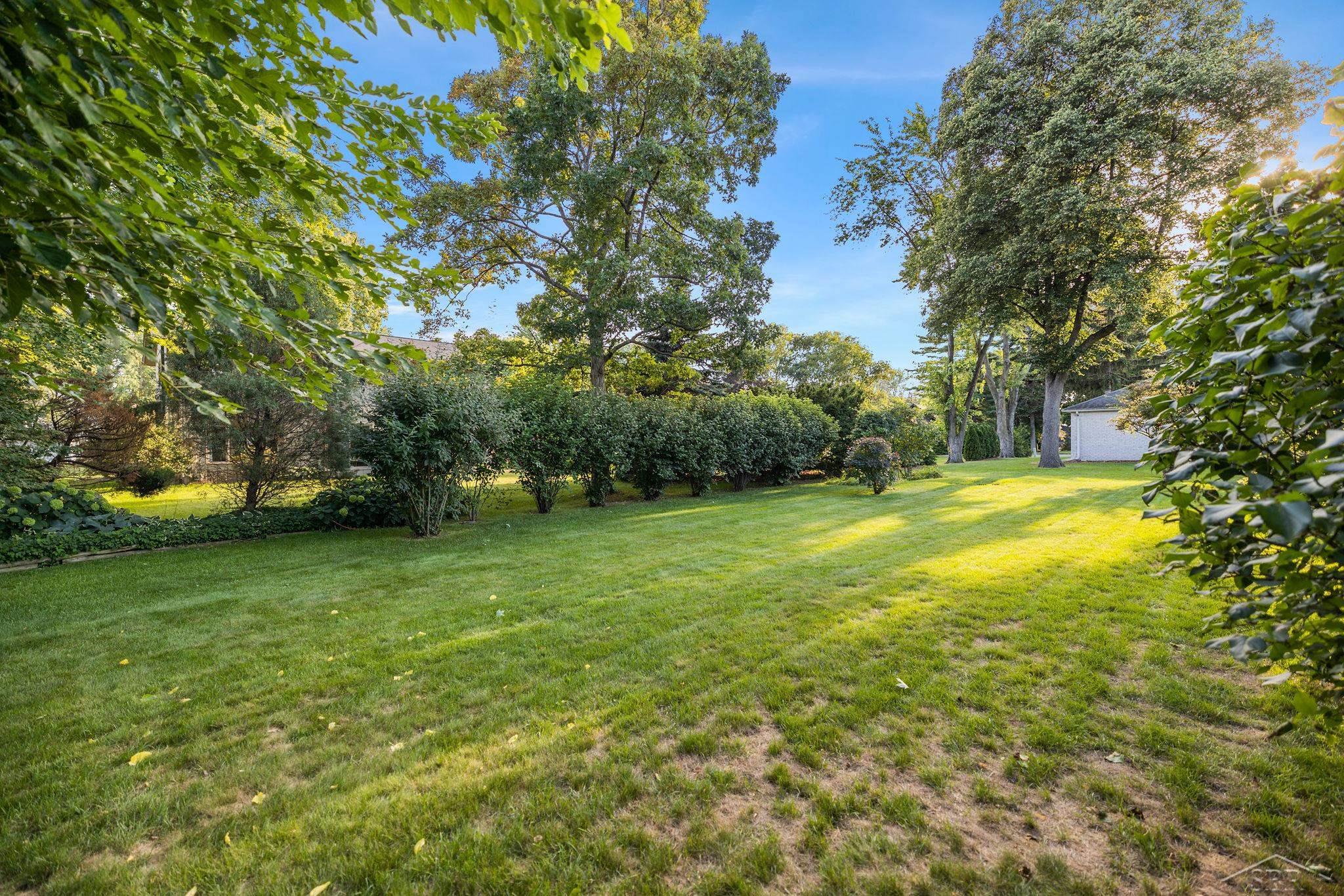 5339 Shattuck Road Saginaw, MI 48603 - Photo 6 of 42 50085797-5.JPG