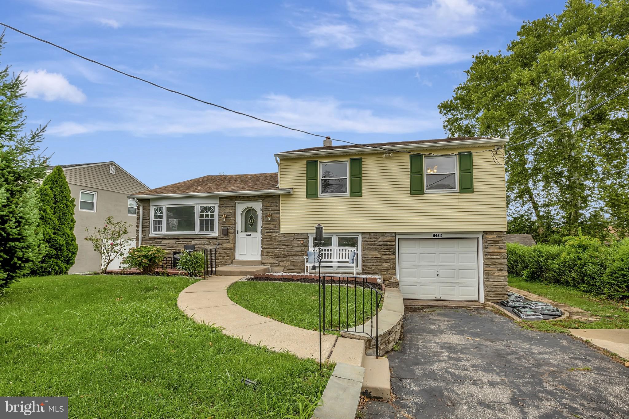10829 Knights Road Philadelphia, PA 19154 - Photo 3 of 31