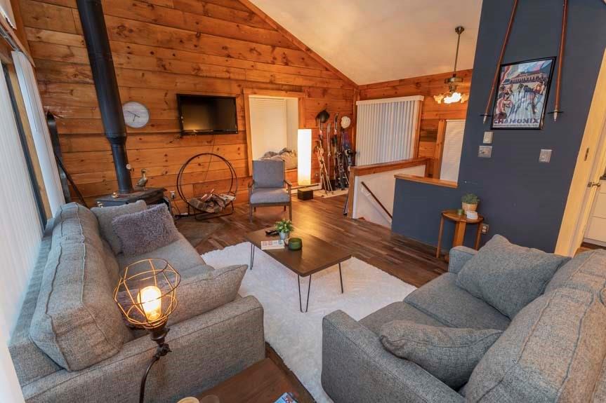 47 Valley View Road Hidden Valley, PA 15502 - Photo 2 of 25 Gallery Image 2