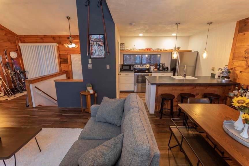 47 Valley View Road Hidden Valley, PA 15502 - Photo 5 of 25 Gallery Image 5