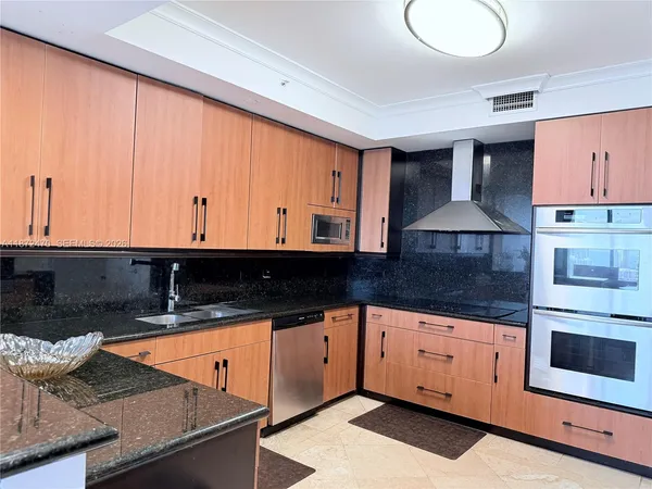$10,300 | 3201 Northeast 183rd Street, Unit 2202, Aventura, FL 33160
