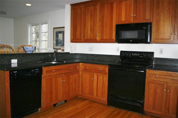 41 Hunnewell Street Wellesley, MA 02481 - Photo 8 of 30 Gallery Image 8