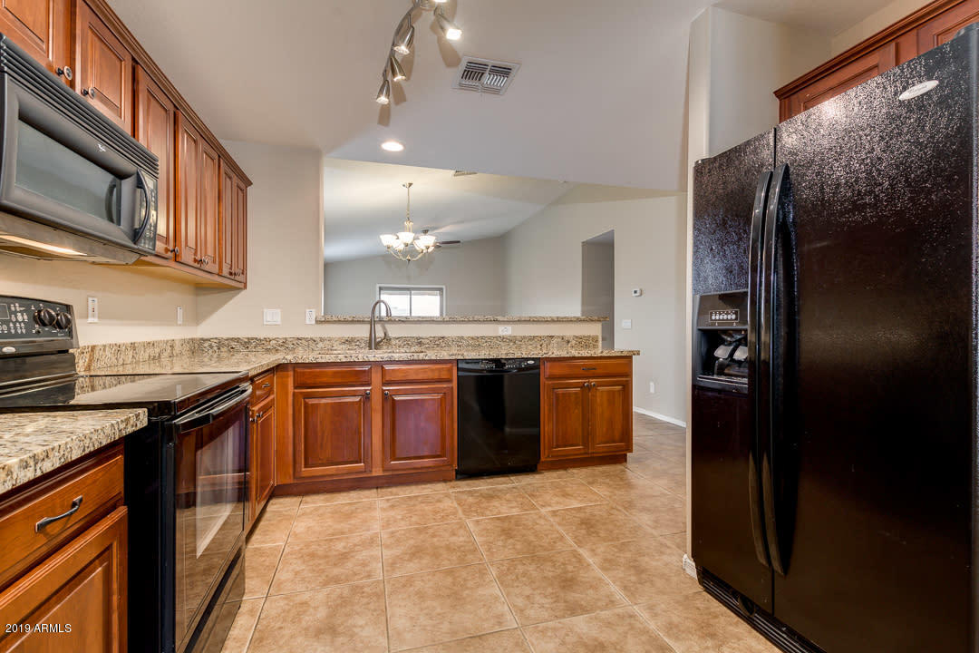 2950 East Blue Ridge Way Gilbert, AZ 85298 - Photo 10 of 28 Listing_205220_Photo_10