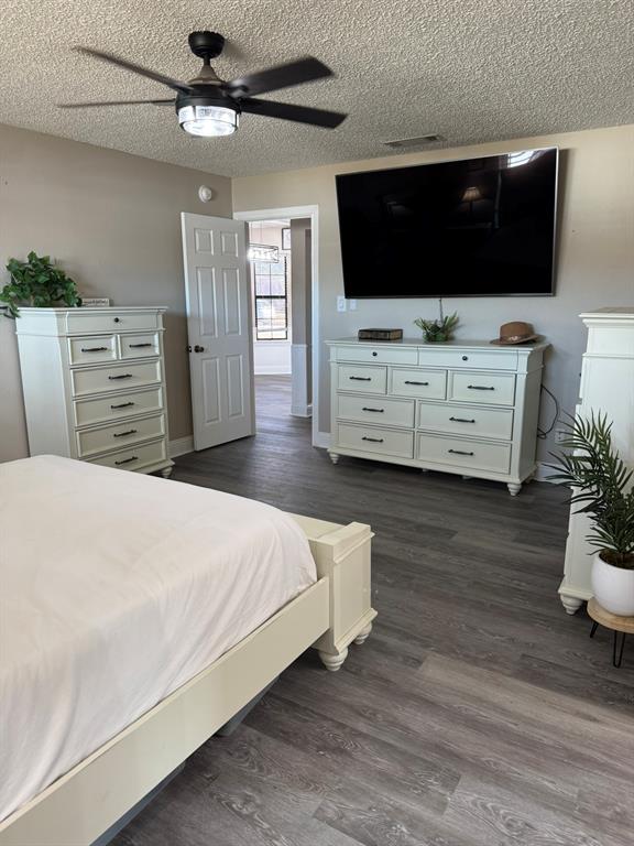 4 Finley Circle Krum, TX 76249 - Photo 13 of 40