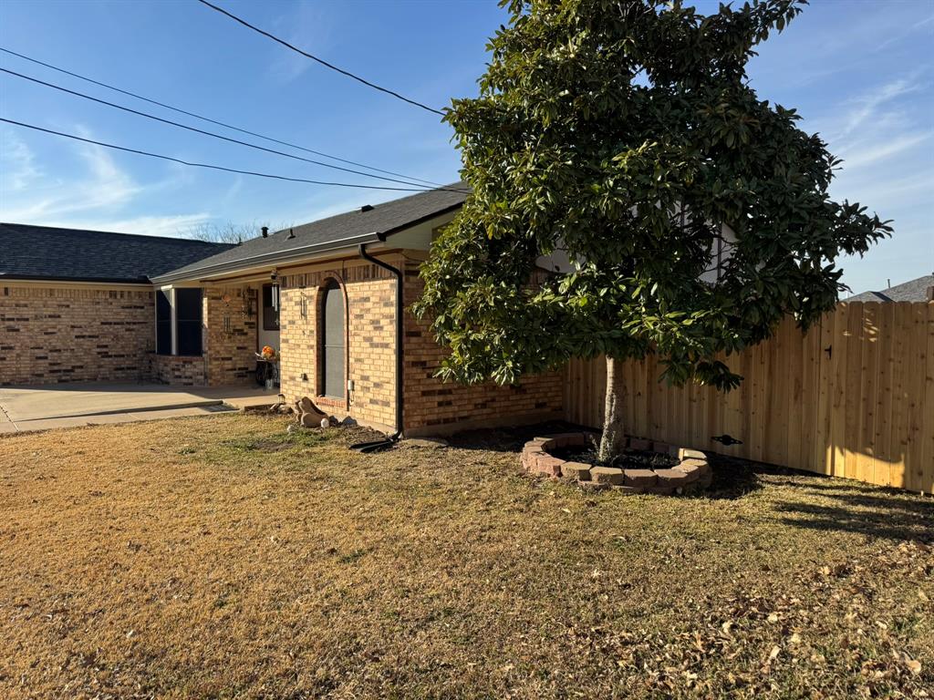 4 Finley Circle Krum, TX 76249 - Photo 3 of 40