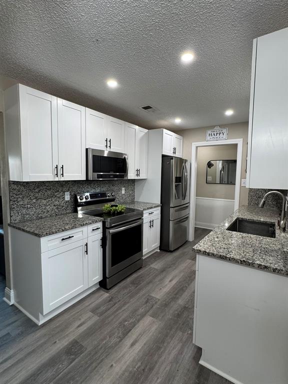 4 Finley Circle Krum, TX 76249 - Photo 5 of 40