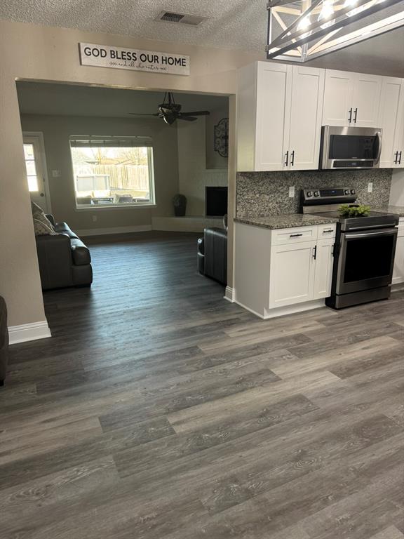 4 Finley Circle Krum, TX 76249 - Photo 8 of 40