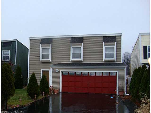 8 Inverness Square, Unit 8 Middletown, CT 06457 - Photo 1 of 1 Exterior Front.