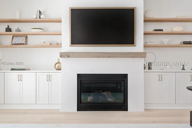 $950,000 | 61 Tuscarora Avenue, Beaufort, SC 29907