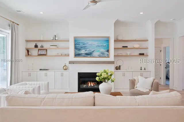 $950,000 | 61 Tuscarora Avenue, Beaufort, SC 29907