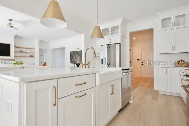 $950,000 | 61 Tuscarora Avenue, Beaufort, SC 29907