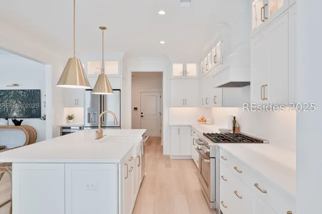 $950,000 | 61 Tuscarora Avenue, Beaufort, SC 29907