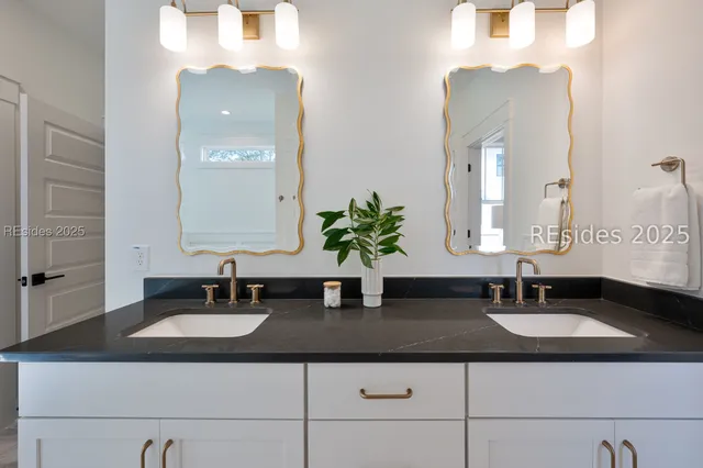 $950,000 | 61 Tuscarora Avenue, Beaufort, SC 29907