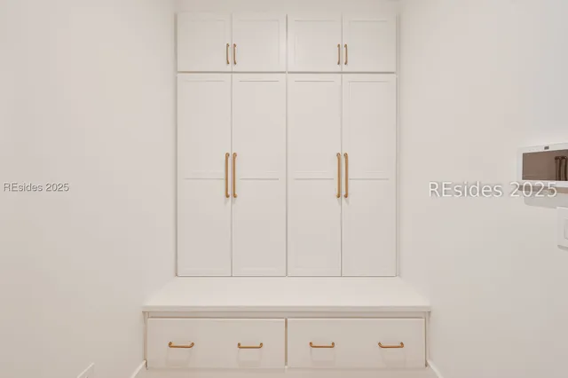 $950,000 | 61 Tuscarora Avenue, Beaufort, SC 29907