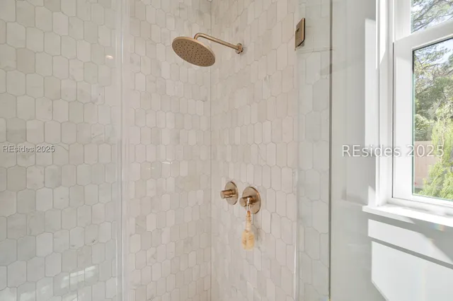 $950,000 | 61 Tuscarora Avenue, Beaufort, SC 29907