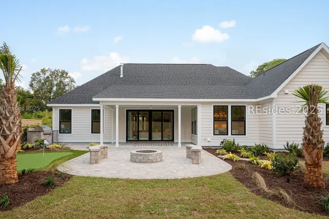 $950,000 | 61 Tuscarora Avenue, Beaufort, SC 29907