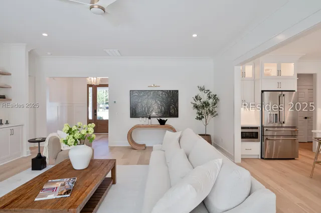 $950,000 | 61 Tuscarora Avenue, Beaufort, SC 29907