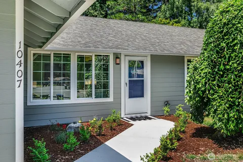 $1,249,000 | 10407 170th Avenue Northeast, Redmond, WA 98052