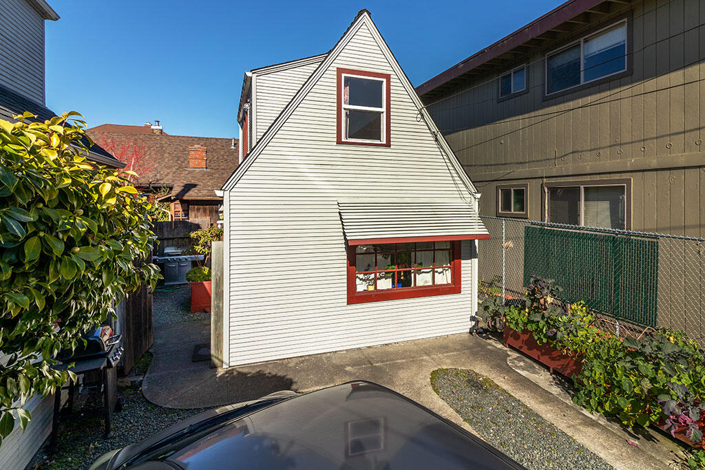988 9th Street Arcata, CA 95521 - Photo 11 of 27 11
