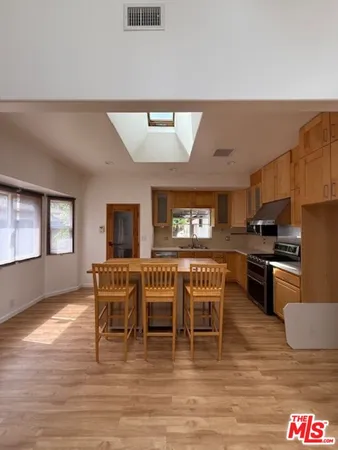 $5,950 | 4351 Allott Avenue, Sherman Oaks, CA 91423