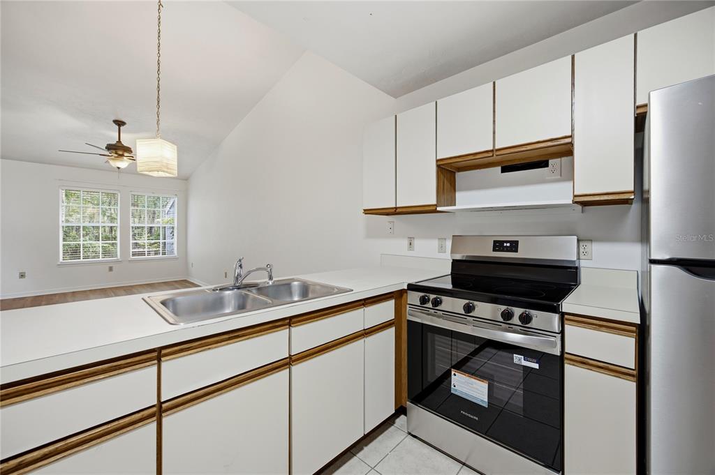 218 Northwest 50th Boulevard, Unit K Gainesville, FL 32607 - Photo 14 of 40