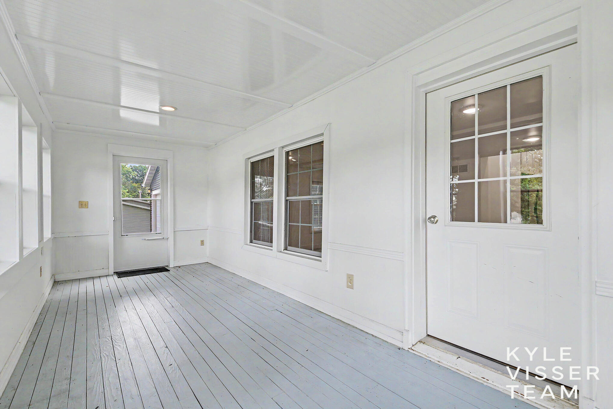 973 Maynard Road Portland, MI 48875 - Photo 3 of 28 Front Porch
