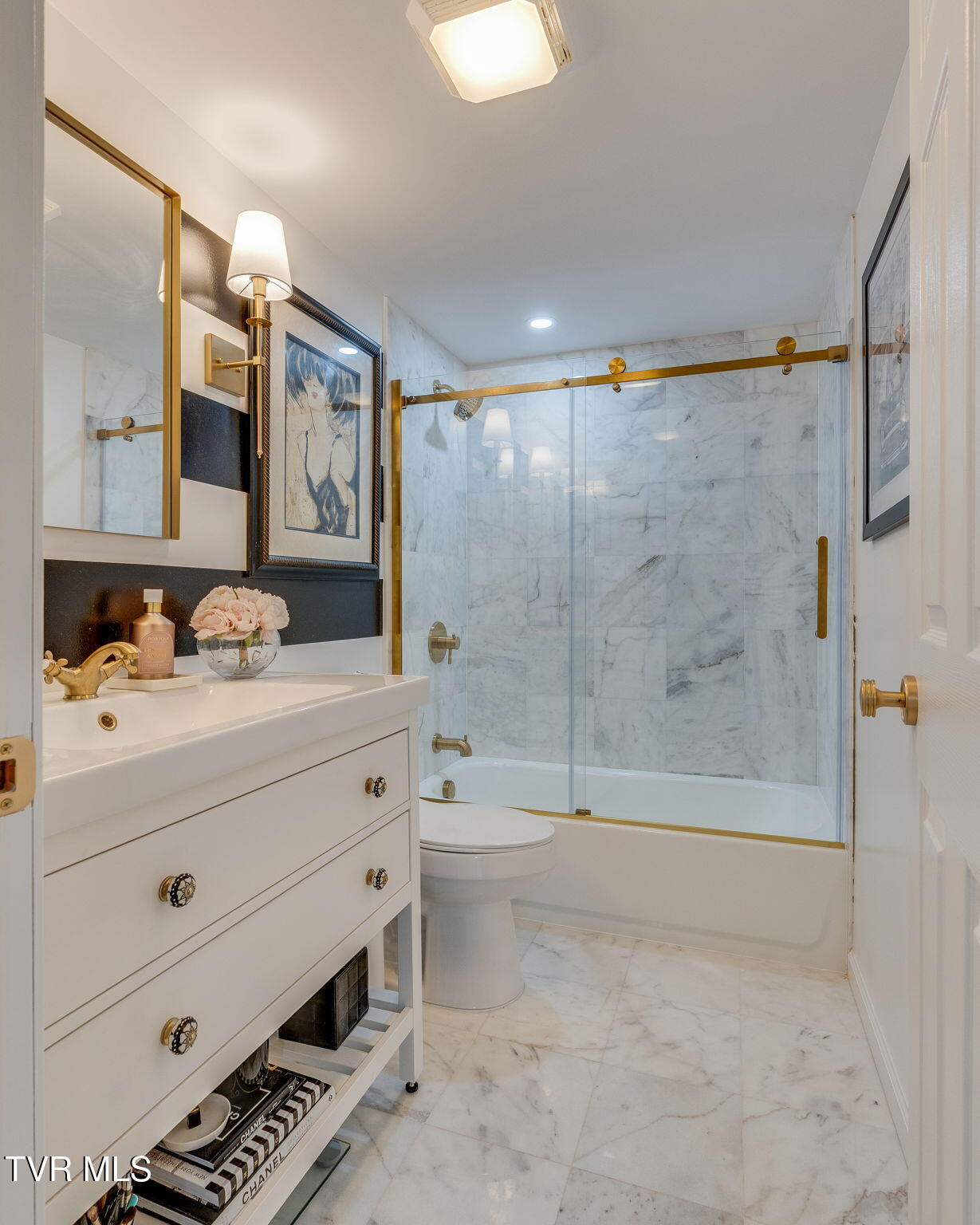 384 Anderson Street Limestone, TN 37681 - Photo 11 of 17 Guest/Hall bathroom