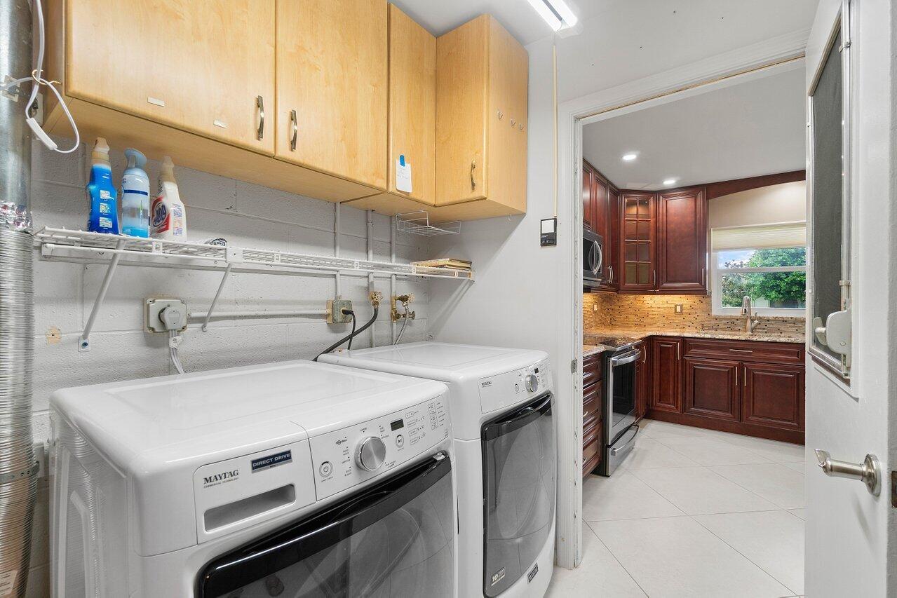 4435 Pandanus Tree Road, Unit B Boynton Beach, FL 33436 - Photo 13 of 47 Laundry