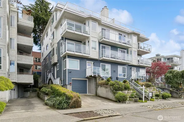 $2,850 | 2354 Yale Ave. E., Unit 302, Seattle, WA 98102