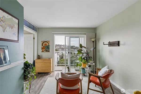 $2,850 | 2354 Yale Ave. E., Unit 302, Seattle, WA 98102