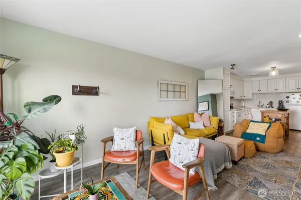 $2,850 | 2354 Yale Ave. E., Unit 302, Seattle, WA 98102