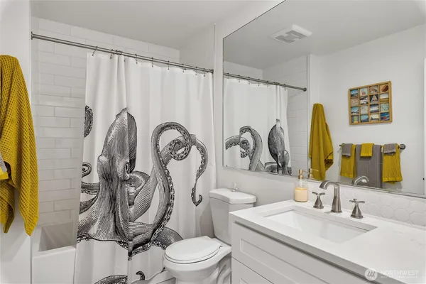 $2,850 | 2354 Yale Ave. E., Unit 302, Seattle, WA 98102